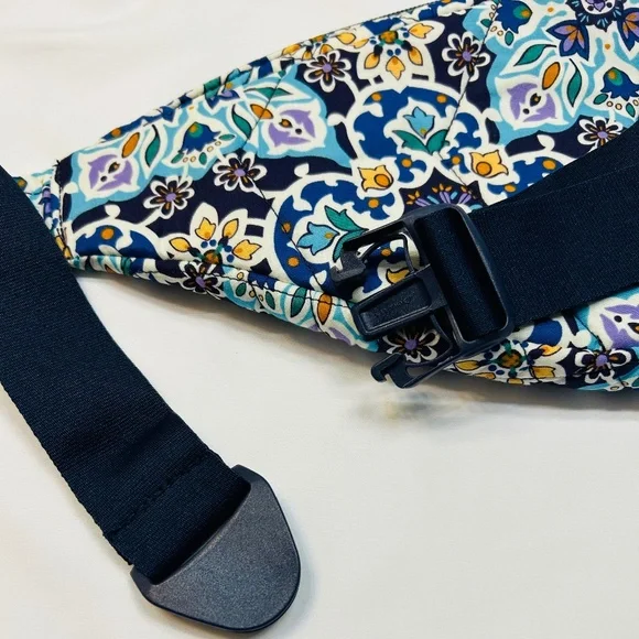 Vera Bradley Essential Compact Sling Backpack.   New With Tags - Picture 8 of 10